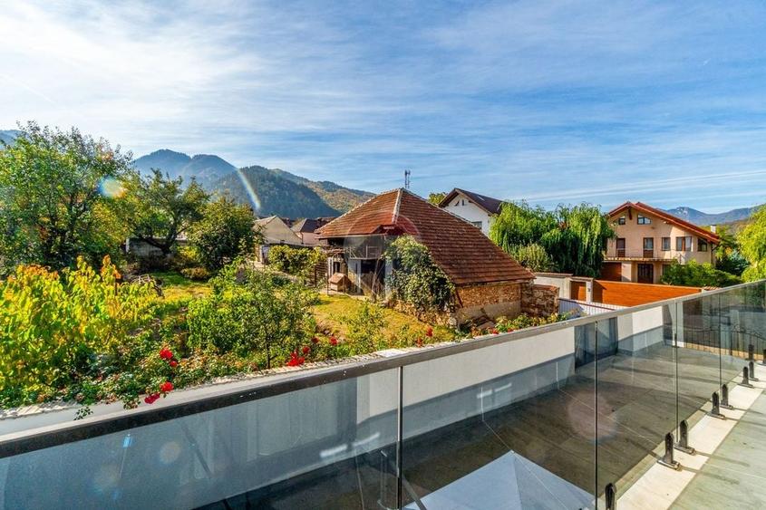 Casă individuală cu 5 camere cu Teren 400 Mp în Bunloc