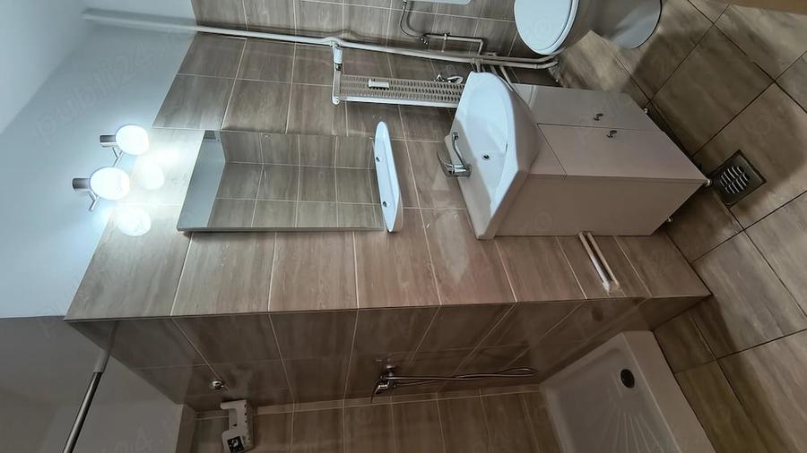 Apartament cu 4 camere decomandat în 1 Mai