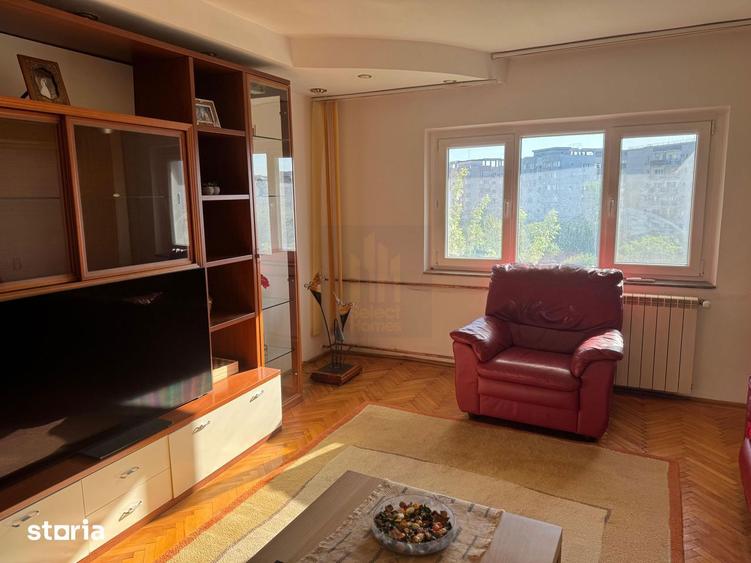 Apartament cu 3 camere decomandat, mobilat în Nerva Traian