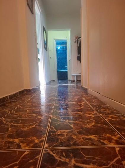 Apartament cu 4 camere decomandat, mobilat în Tineretului