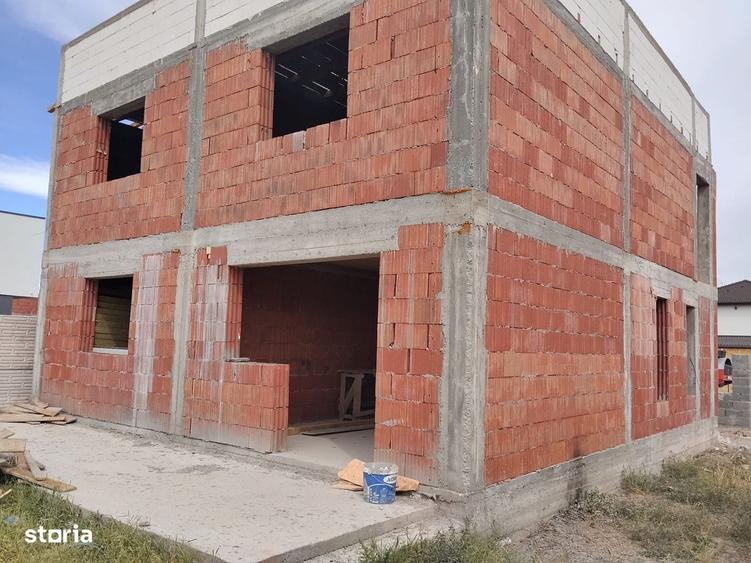 Casă cu 4 camere în Central