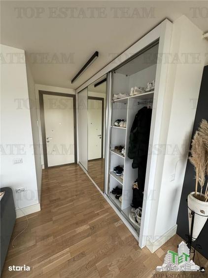 Apartament cu 2 camere semidecomandat, mobilat în Tei