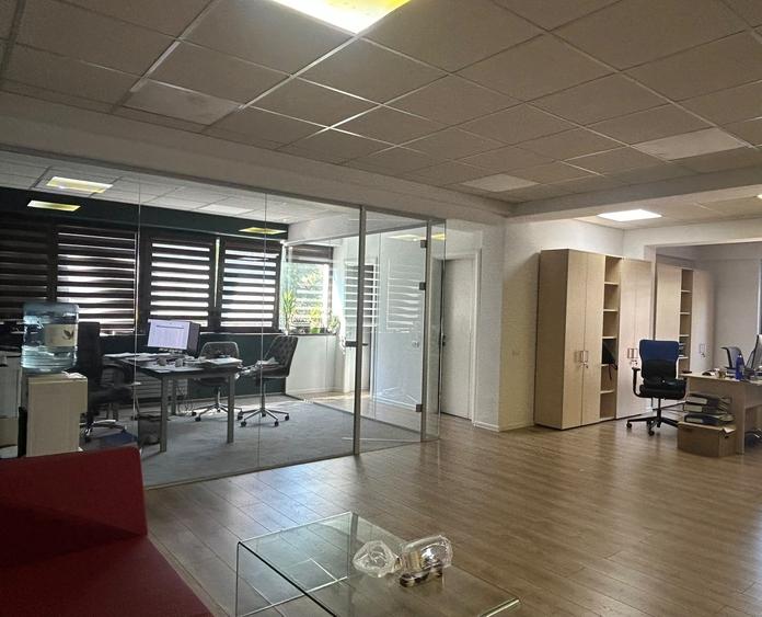 Spațiu comercial, de 261 mp, în P-ța Alba Iulia
