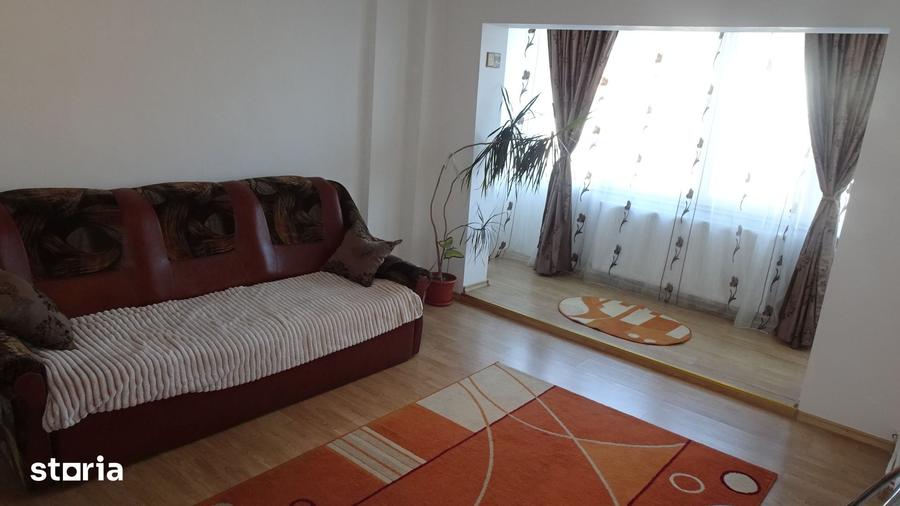 Inchiriez apartament 2 camere decomandat in Deva, I. Maniu, etaj 2, - 14