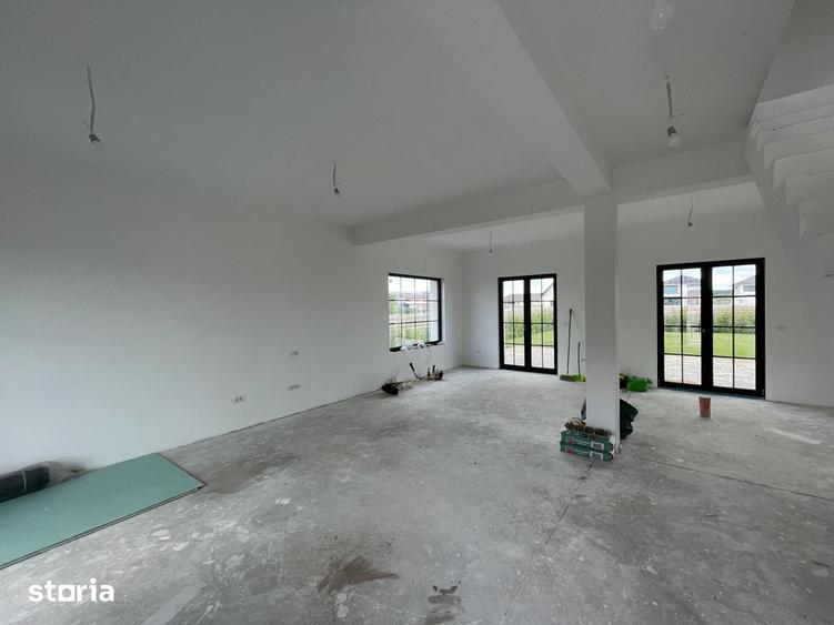 Casă cu 5 camere cu Teren 631 Mp în Ghiroda