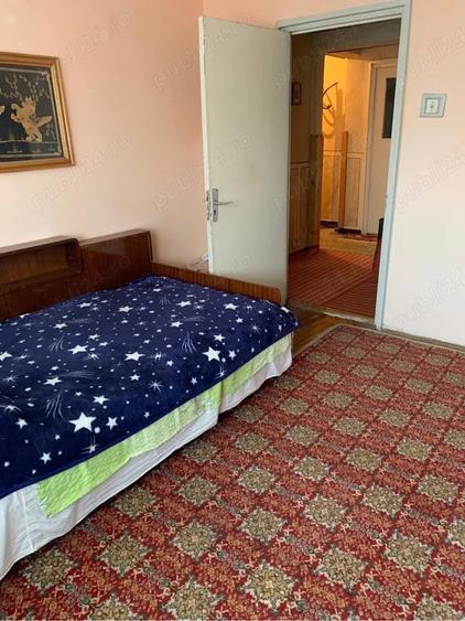 Apartament cu 3 camere decomandat în Crihala