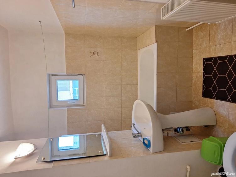 Apartament cu 2 camere decomandat în Trocadero