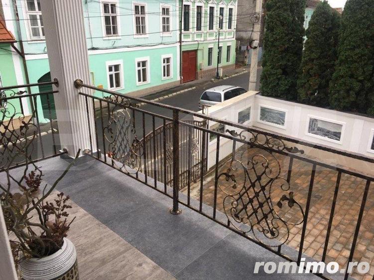 Apartament cu 3 camere decomandat în Sud