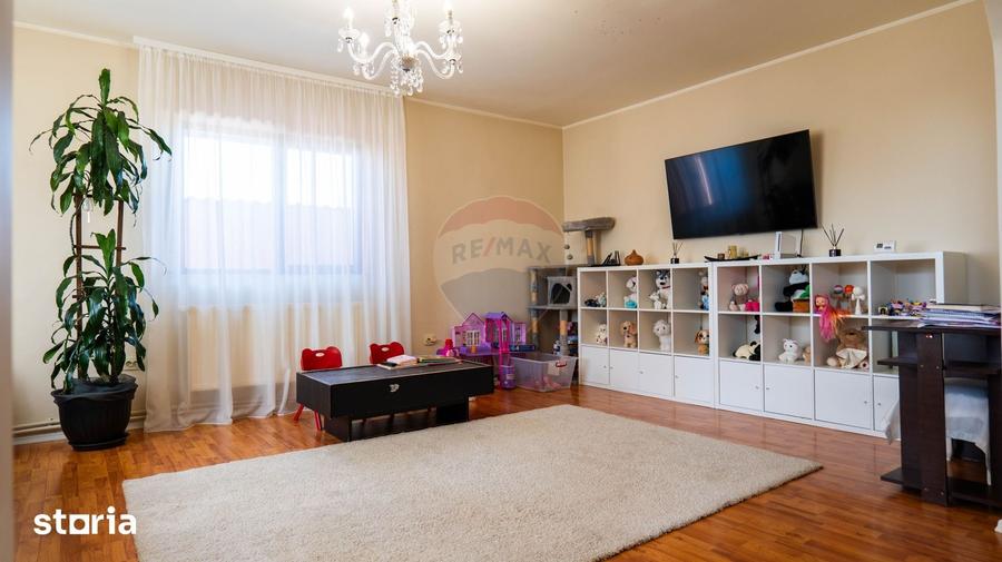 Casă cu 4 camere cu Teren 700 Mp în Afumați
