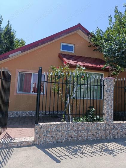 Casă cu 3 camere în Năvodari
