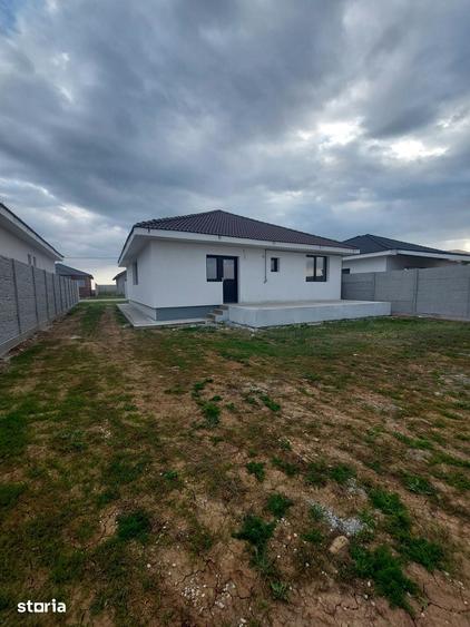Casă cu 4 camere cu Teren 500 Mp în Central