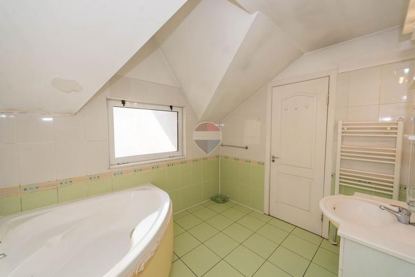 Casă individuală cu 3 camere cu Teren 540 Mp în Central