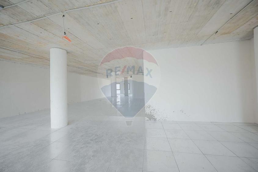 Birou, de 342 mp, în Ultracentral