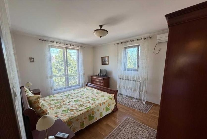 Casă individuală cu 6 camere cu Garaj în Berceni