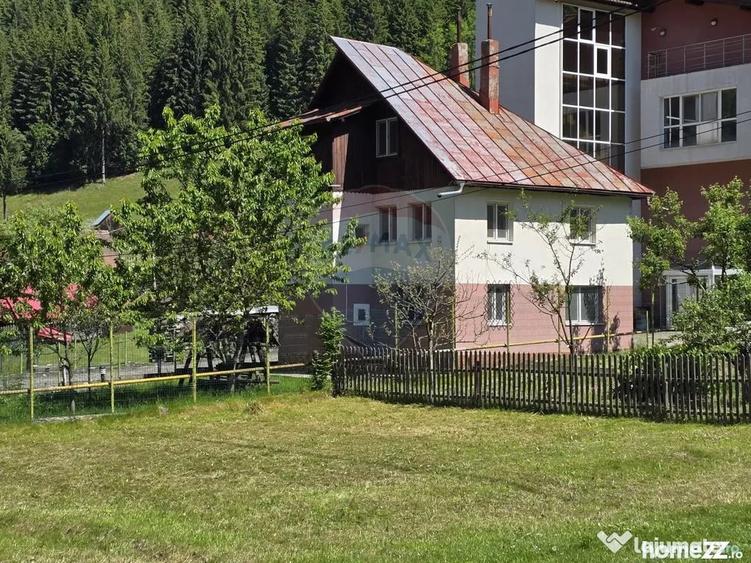 Casă cu 5 camere cu Teren 500 Mp în Moieciu