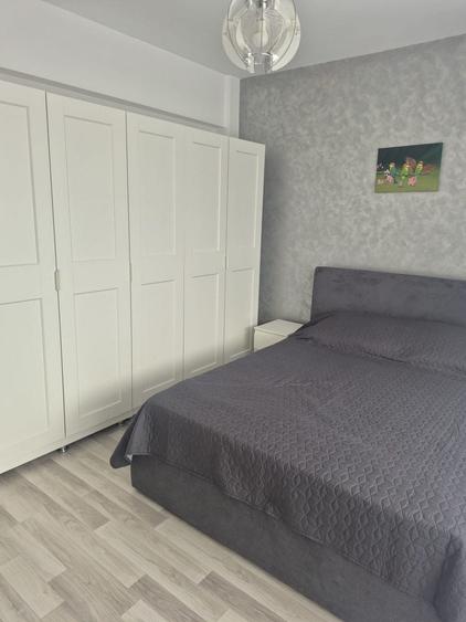 Apartament cu 2 camere decomandat în Metalurgiei