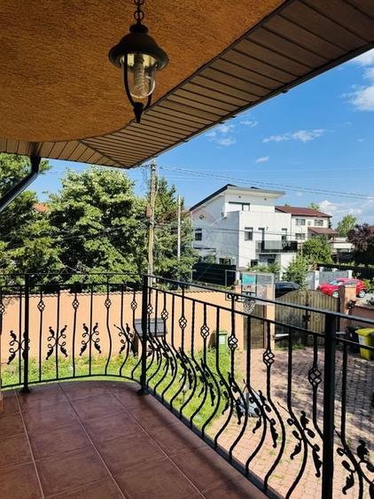 Casă individuală cu 4 camere cu Teren 563 Mp în Central
