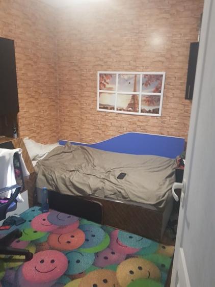 Apartament cu 3 camere semidecomandat în Progresul I