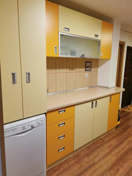 Apartament cu 2 camere decomandat în Plăvăț II
