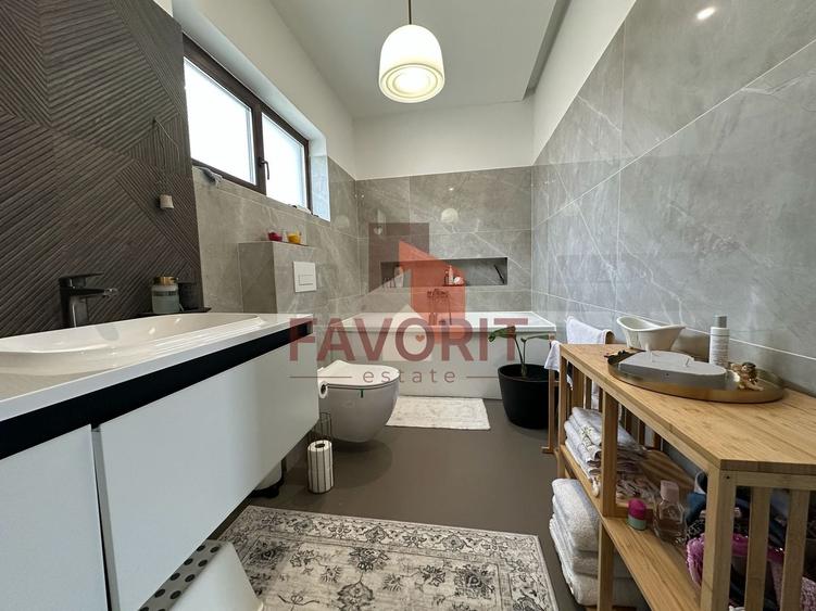 Duplex cu 4 camere cu Canalizare în Săcălaz