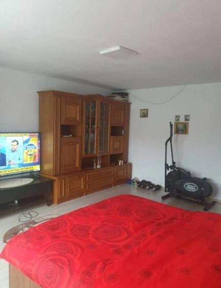 Casă individuală cu 3 camere cu Canalizare în Velț
