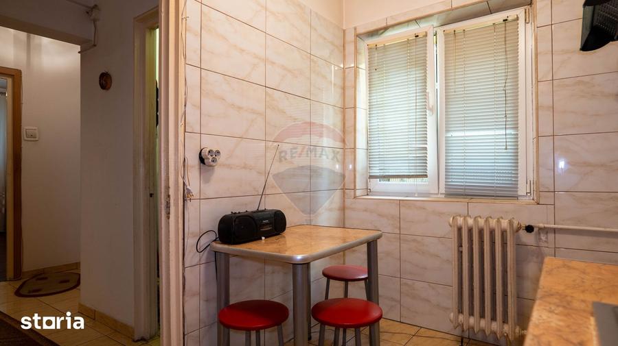 Apartament cu 3 camere decomandat, mobilat în Pantelimon
