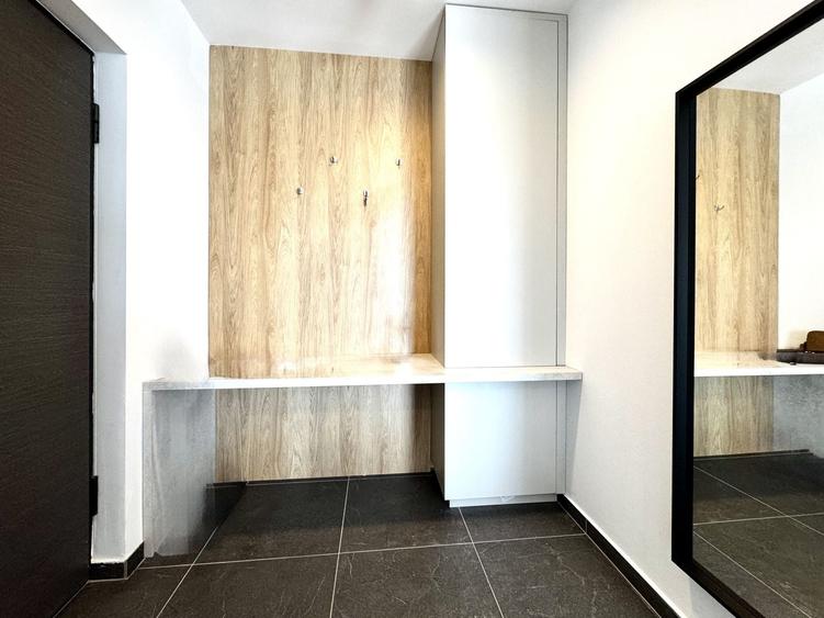 Apartament cu 3 camere decomandat, mobilat în Lipovei