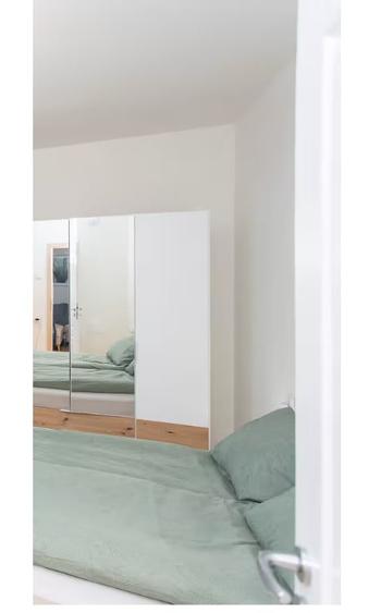 Apartament cu 3 camere decomandat în Crângași