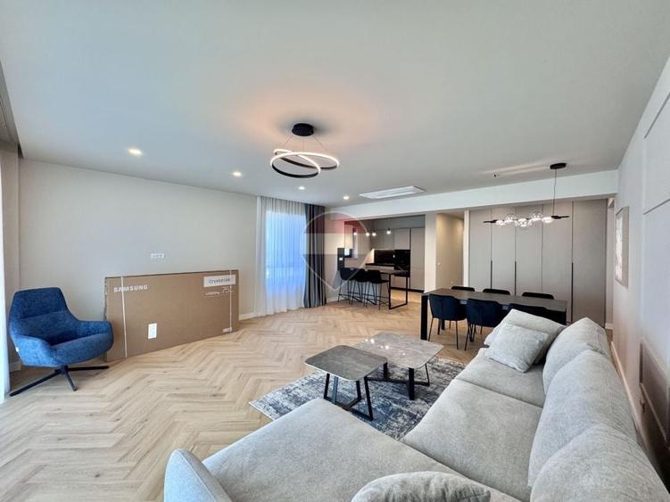 Apartament cu 4 camere decomandat, mobilat în Pipera