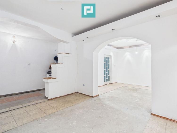 Apartament cu 3 camere semidecomandat în Bucovăț (Remetea Mare)