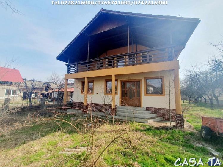Casă individuală cu 3 camere cu Canalizare în Arcani