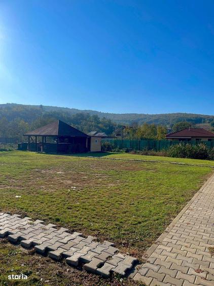 Casă cu 6 camere cu Teren 1200 Mp în Mociu