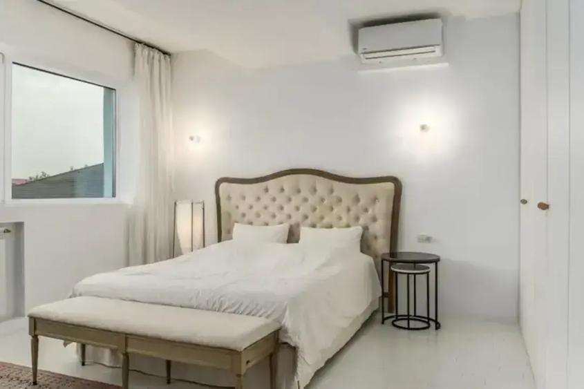 Apartament cu 4 camere decomandat, mobilat în Nord-Est