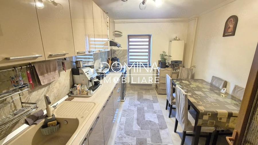 Apartament cu 3 camere decomandat în Teilor