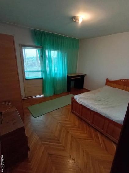Apartament cu 3 camere decomandat în Lunei