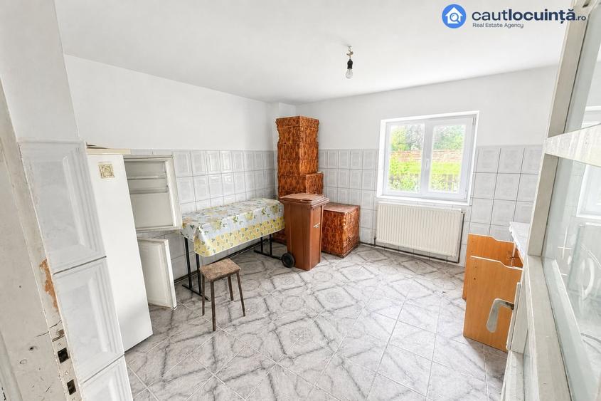 Casă individuală cu 5 camere cu Canalizare în Micești
