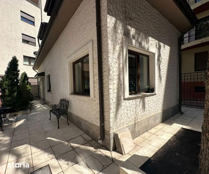 Casă cu 3 camere cu Teren 230 Mp în Aviatorilor