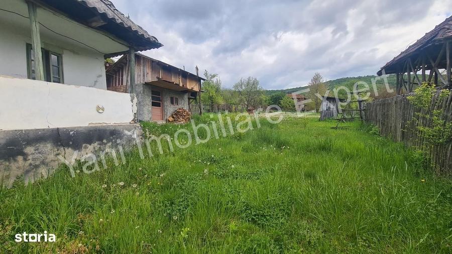 Casă cu 2 camere cu Teren 685 Mp în Mălureni