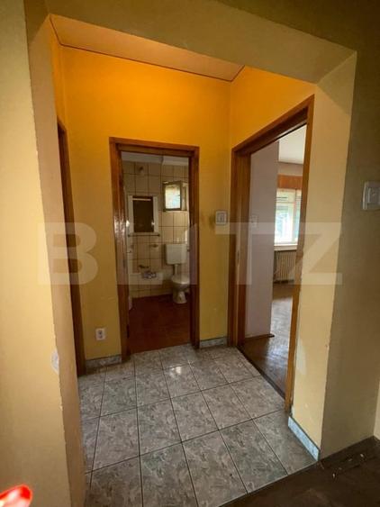 Apartament cu 4 camere semidecomandat în Central