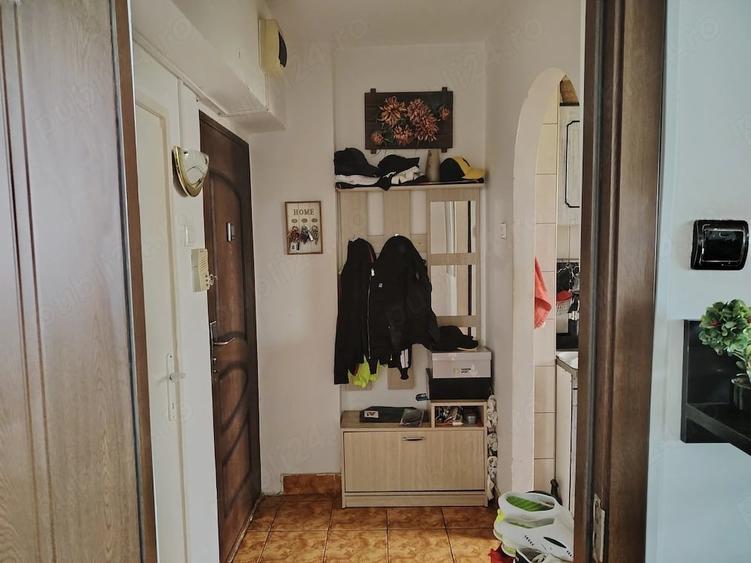 Apartament cu 2 camere semidecomandat în Astra
