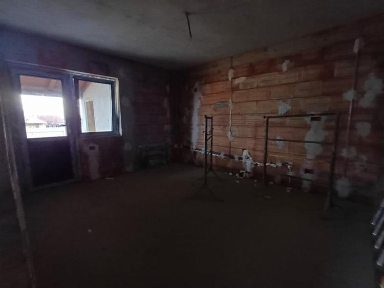 Casă individuală cu 3 camere cu Canalizare în Tomești