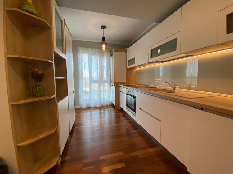 Apartament cu 4 camere, mobilat în Sisești
