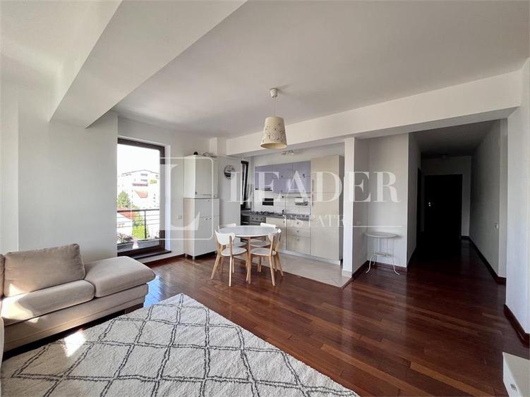 Apartament cu 3 camere decomandat în Băneasa — fotografia 3