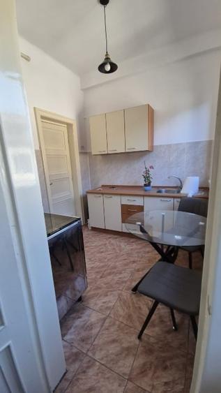 Apartament cu 2 camere semidecomandat, mobilat în Cotroceni