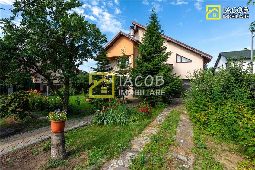 Casă individuală cu 5 camere cu Teren 1662 Mp în Sud