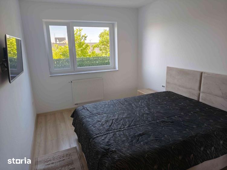Apartament cu 2 camere decomandat în Tractorul