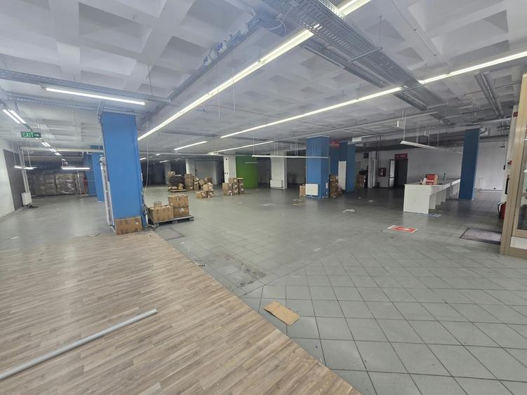Spațiu comercial, de 2,000 mp, în Mărăști