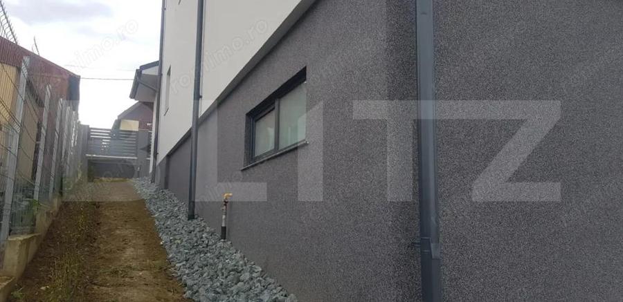 Casă cu 5 camere cu Teren 739 Mp în Apahida