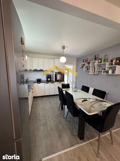 Casă cu 4 camere cu Teren 440 Mp în Sânmihaiu Român