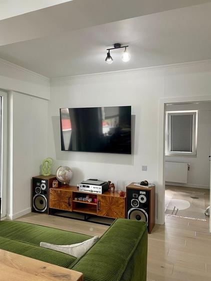 Apartament cu 3 camere decomandat în Florești